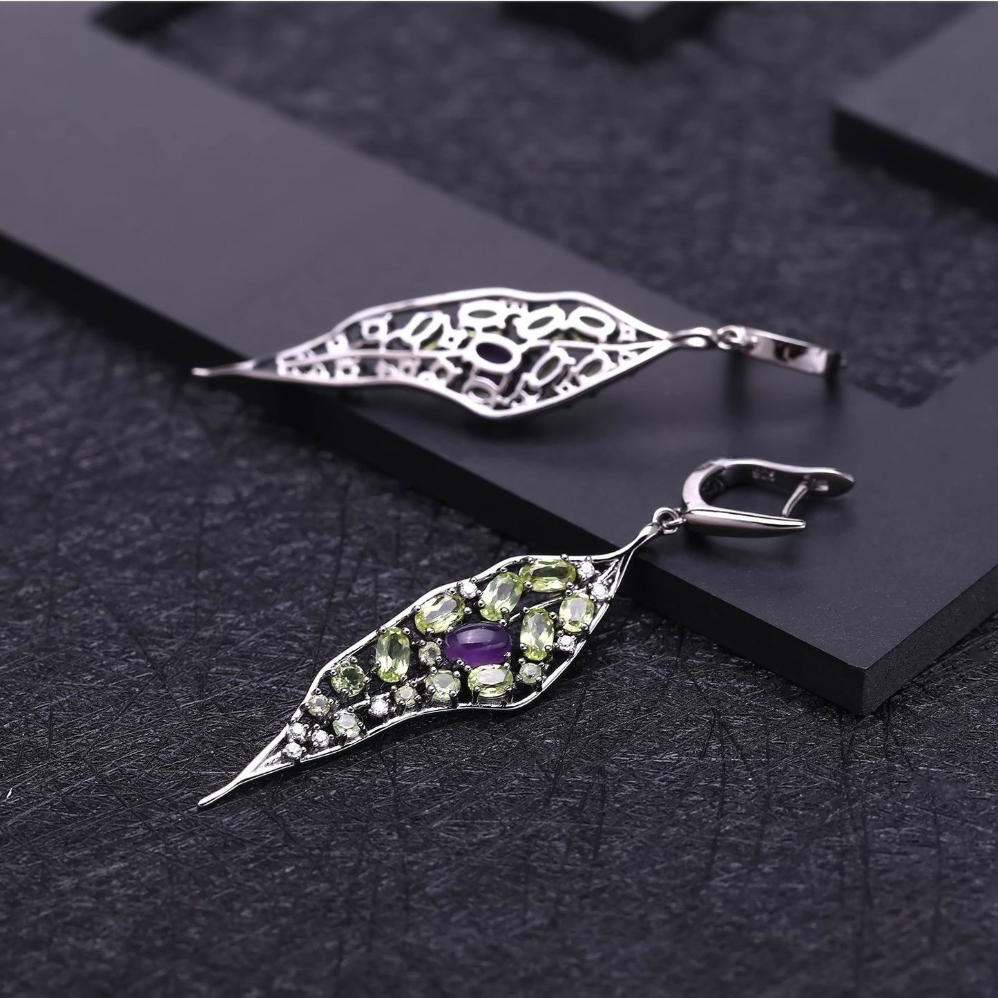 💎 „Personalisierter Schmuck – Ohrstecker mit Amethyst & Olivin in S925-Silber“