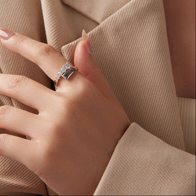 Exklusiver Damen-Ring aus 925 Sterlingsilber mit funkelnder Reihe von Diamanten