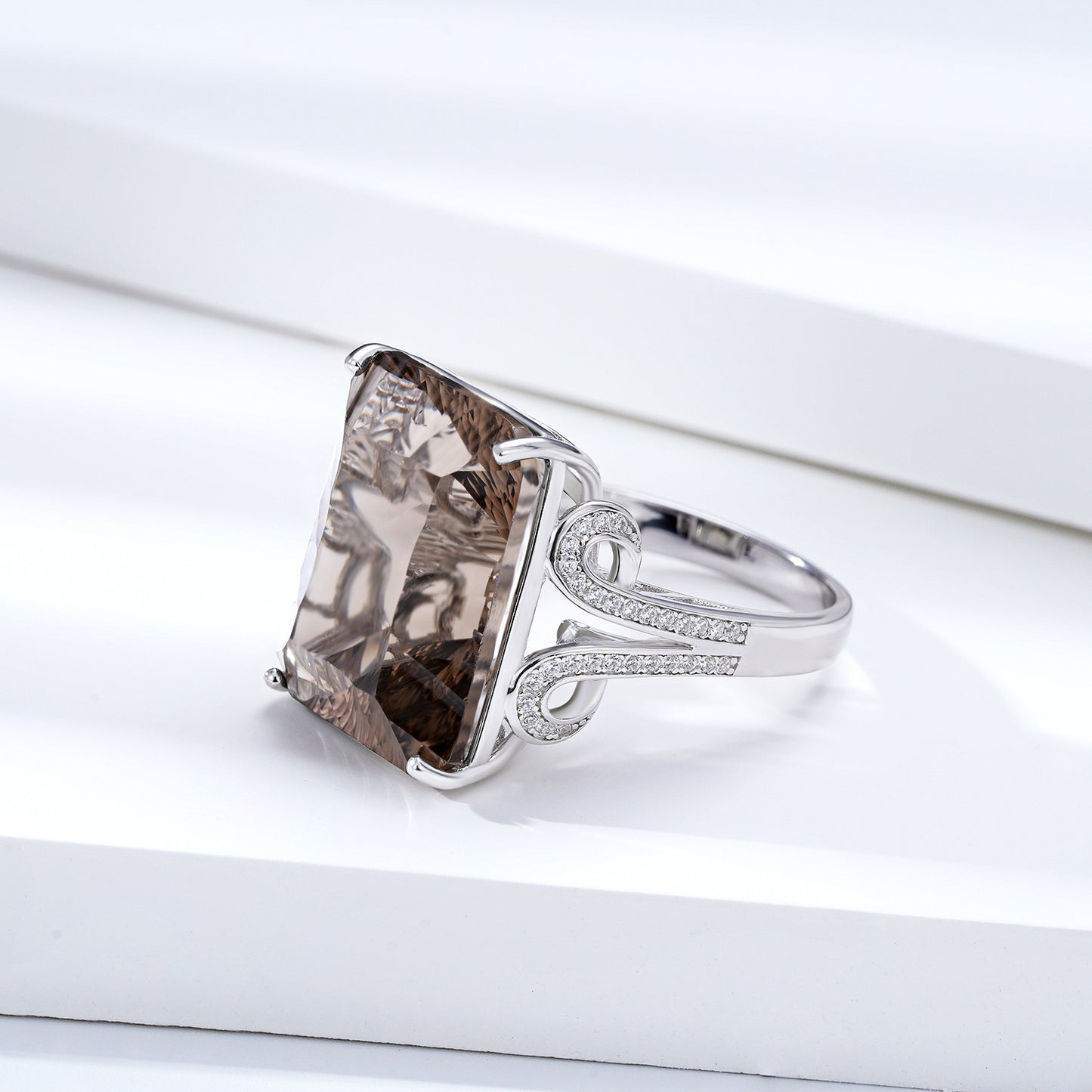 💎 „Natural Tea Crystal Ring – Geometrischer quadratischer Rauchquarzring aus 925er Silber“