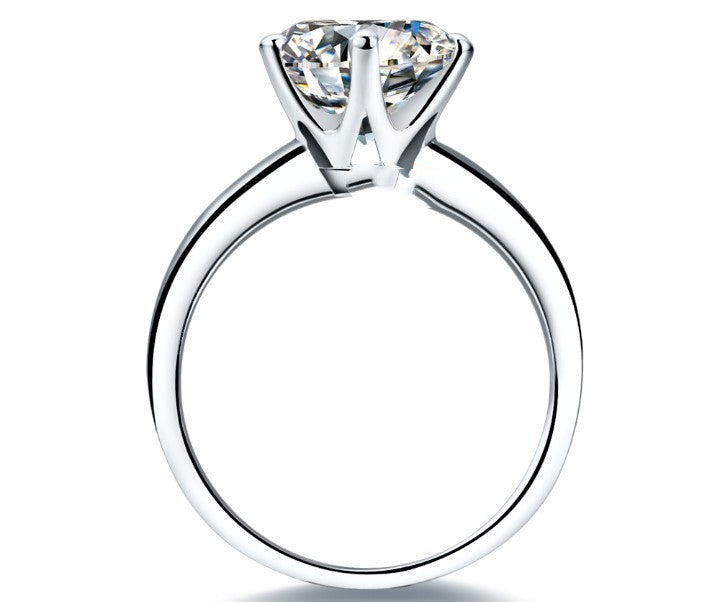 925 Sterlingsilber, vergoldeter Sechs-Krappen-Ring mit Moissanit & T-Carbon-Diamant