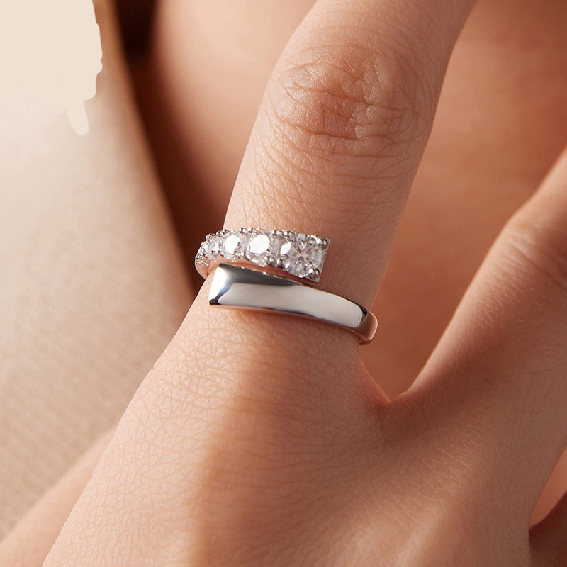 Exklusiver Damen-Ring aus 925 Sterlingsilber mit funkelnder Reihe von Diamanten